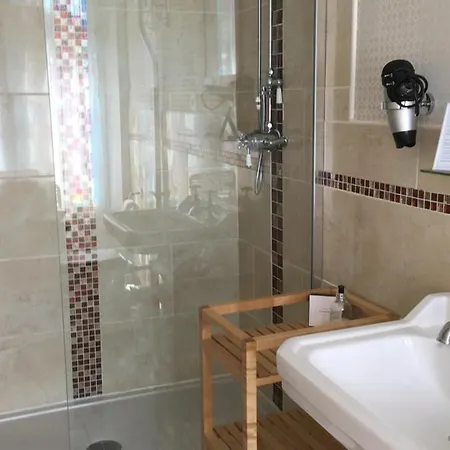 Manoir De L'epine Bed & Breakfast 4*