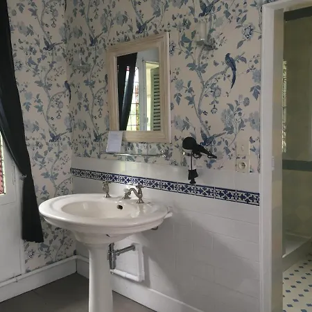 Bed & Breakfast Manoir De L'epine 4*