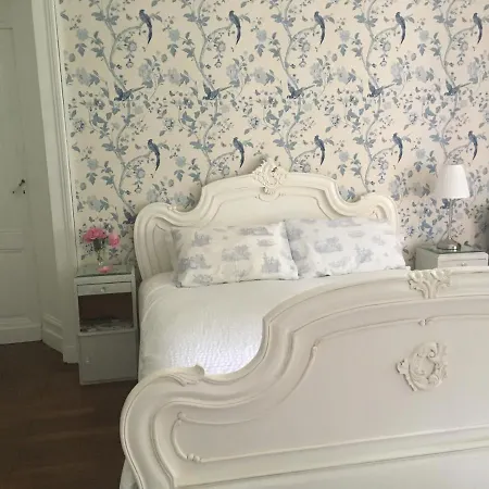 Bed & Breakfast Manoir De L'epine 4*