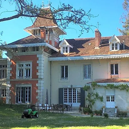 Manoir De L'epine Bed & Breakfast 4*