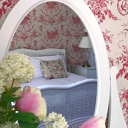 Bed & Breakfast Manoir De L'epine 4*