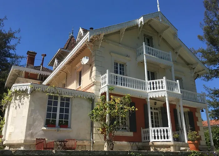 לינה וארוחת בוקר Manoir De L'epine 4*