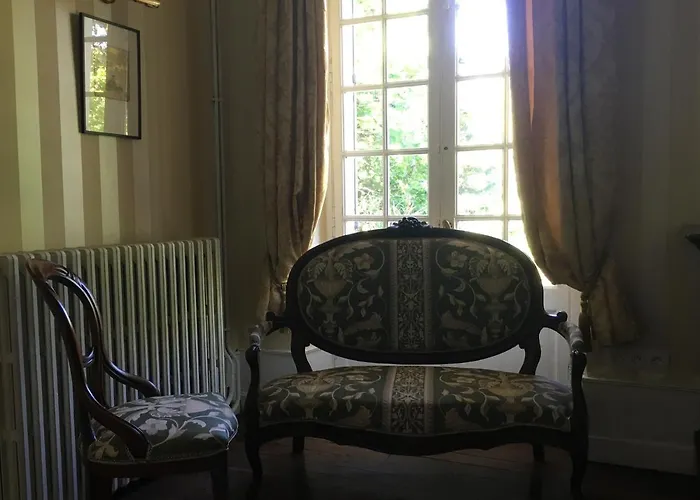 לינה וארוחת בוקר Manoir De L'epine 4*