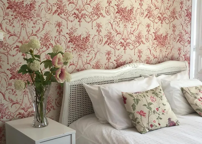 לינה וארוחת בוקר Manoir De L'epine 4*