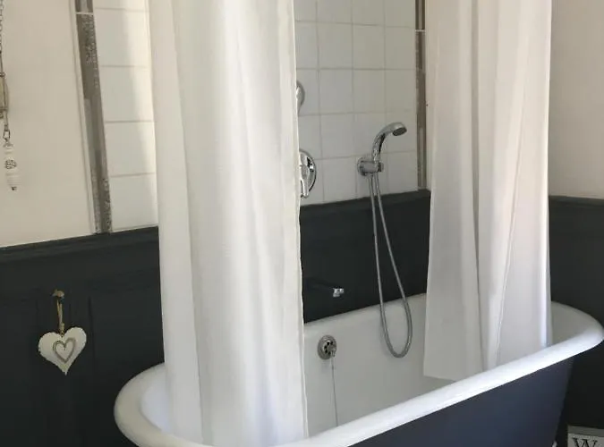 Manoir De L'epine 4*